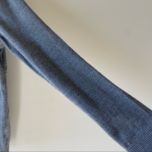 Banana Republic Extra Fine Merino Wool Gray V-Neck Sweater Sz L - Picture 4 of 8